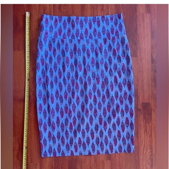 Cassie LuLaRoe Pencil Skirt size Medium. - Picture 3 of 5